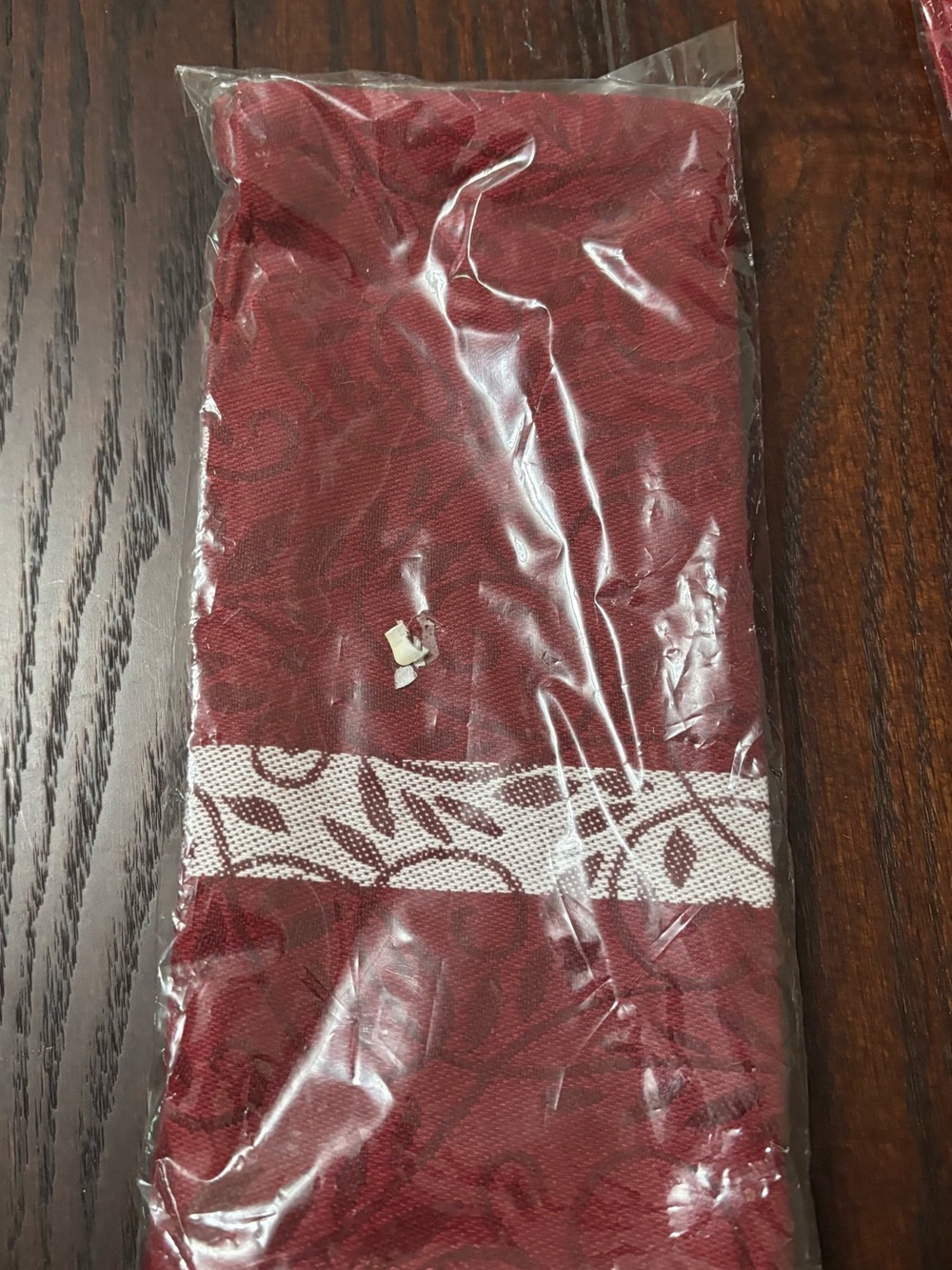 Pampered Chef set of 2 cranberry guest towels.